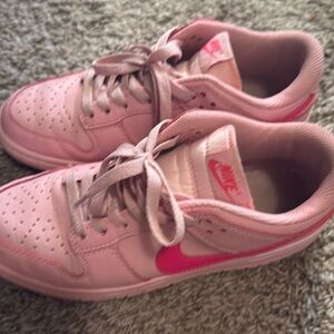 Woman’s Nikes size 8